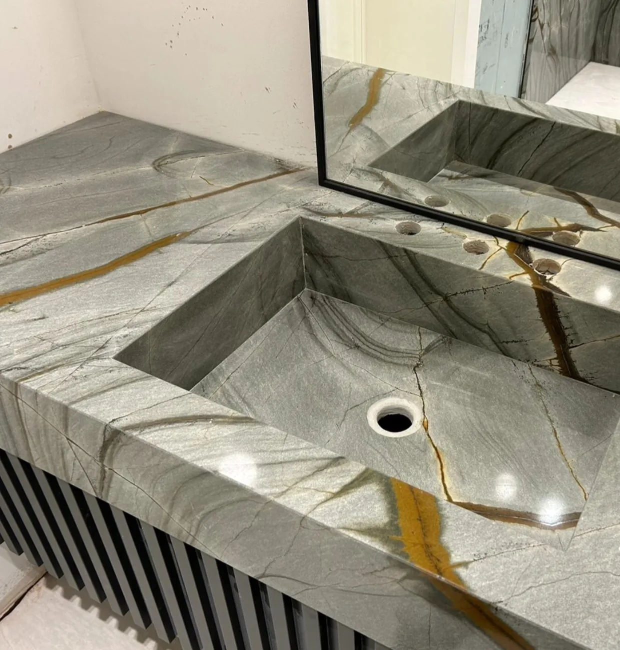 Richmond: quartzite vanity